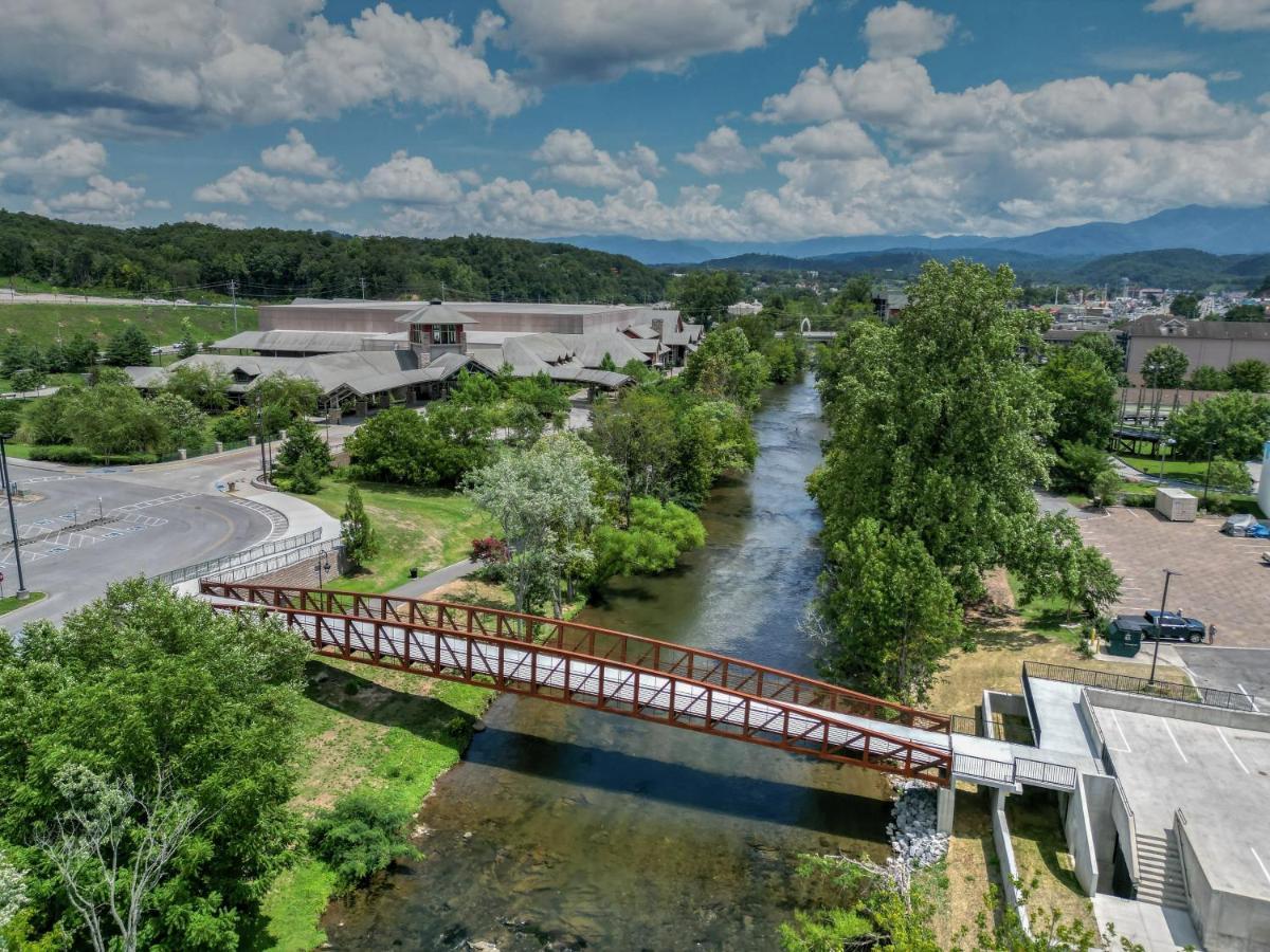 Holiday Inn & Suites Pigeon Forge Convention Center, An Ihg Hotel Exterior foto